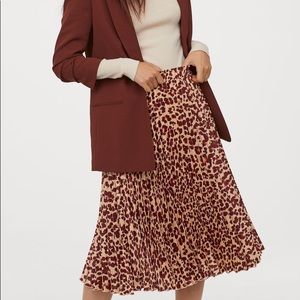 H&M pleated skirt